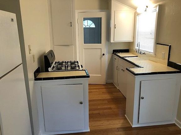2nd image of 1 Bayview Ct