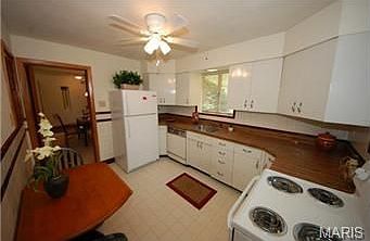 3rd image of 1414 Belgrove Dr