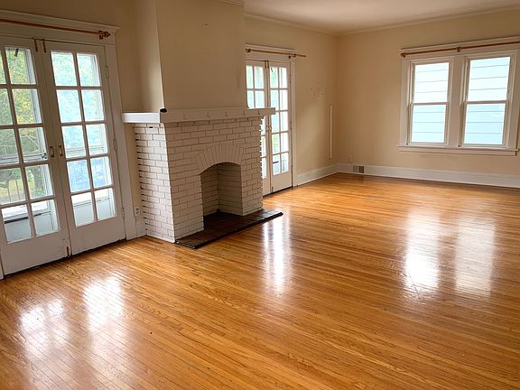 3rd image of 79 Delham Ave #2