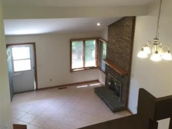 15 Ivy Ln, South Windsor, CT 06074