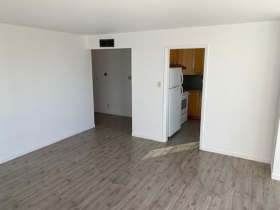 3rd image of 950 Quintara St APT 7