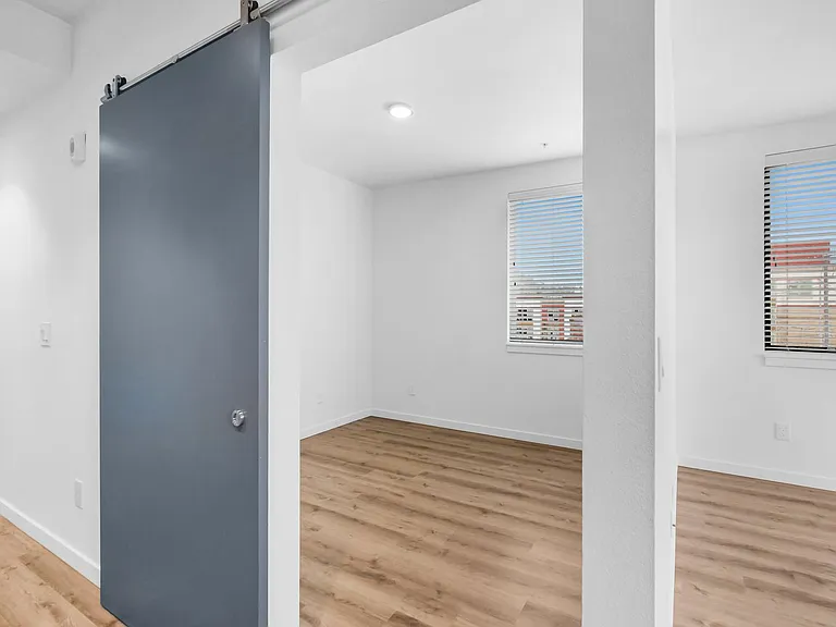 5959 S Virginia Ave — Photo 10