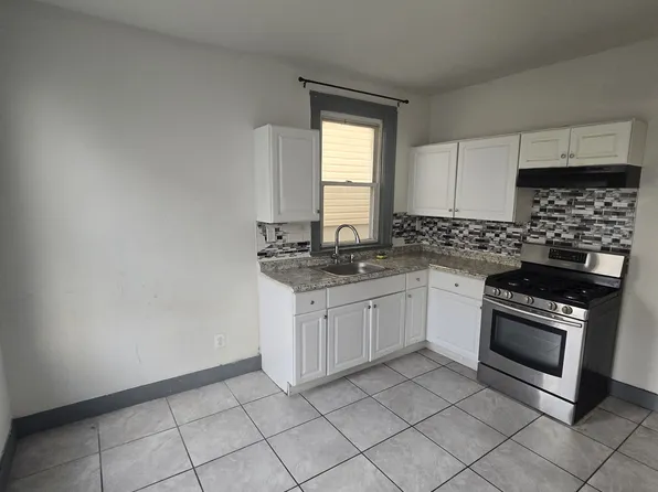 576 Hawthorne Ave #G1, Newark, NJ 07112