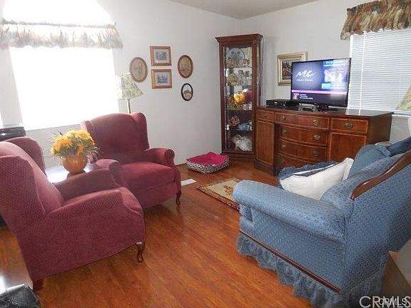 3rd image of 809 W Johnston Ave