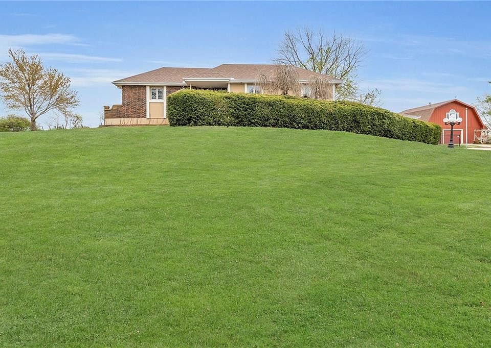 1st image of 421 Overland Dr