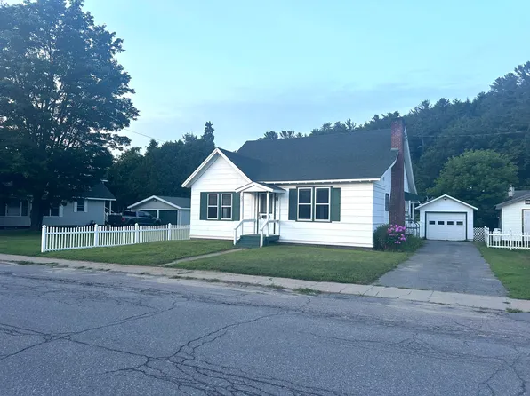 27 Broad Ln, Au Sable Forks, NY 12912