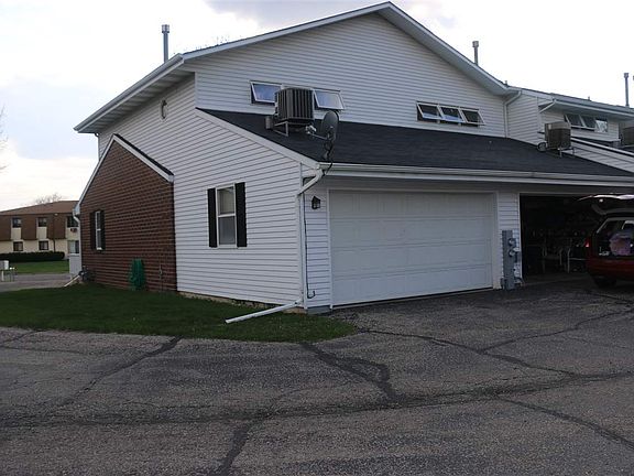 2nd image of 1440 Canyon Dr #9