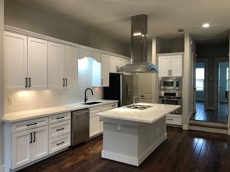 5514 Larkin St — Photo 10