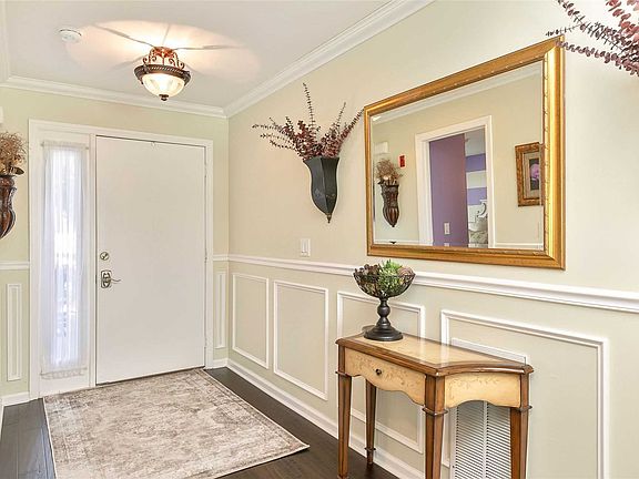 4th image of 22 Lakeview Dr