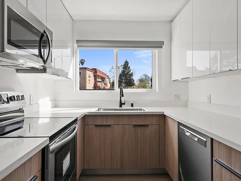 8777 Cadillac Ave #B — Photo 1