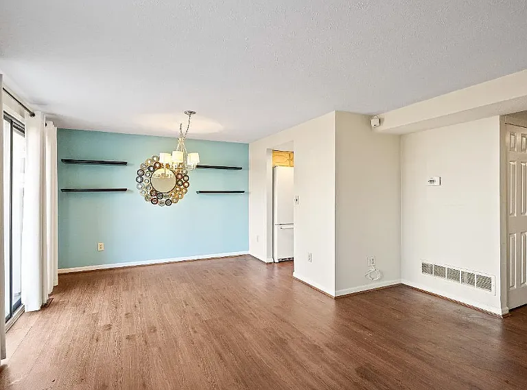 460 Dartmouth Cir #460 — Photo 8