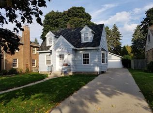 1117 N 8th St, Manitowoc, WI 54220