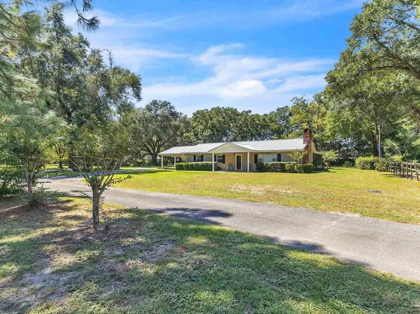 6157 Young Ln, Milton, FL 32570