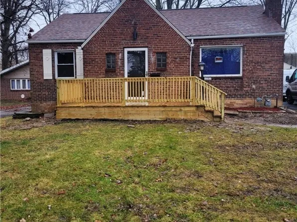 4967 Green Rd, Warrensville Heights, OH 44128