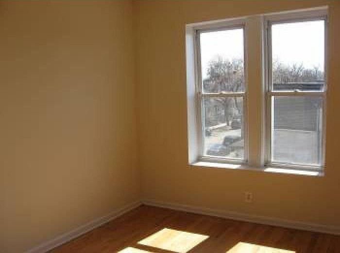 1st image of 3014 N Whipple St #1