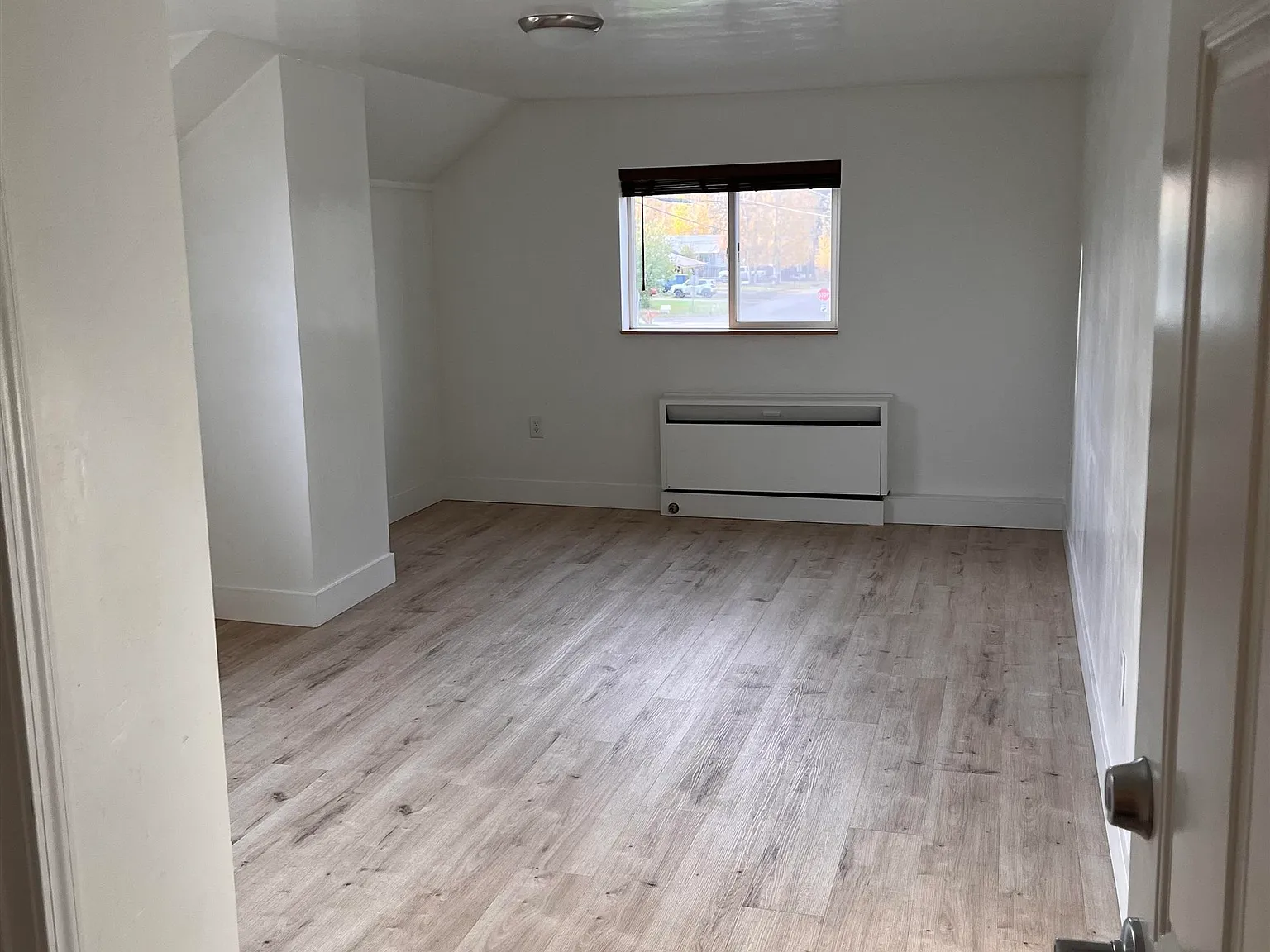 1 bed, $1,300 — Photo 2