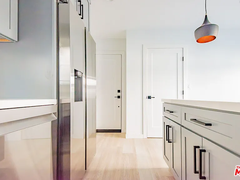2602 Carnegie Ln #6 — Photo 12
