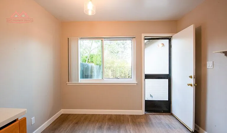 868 Miller Ave — Photo 13