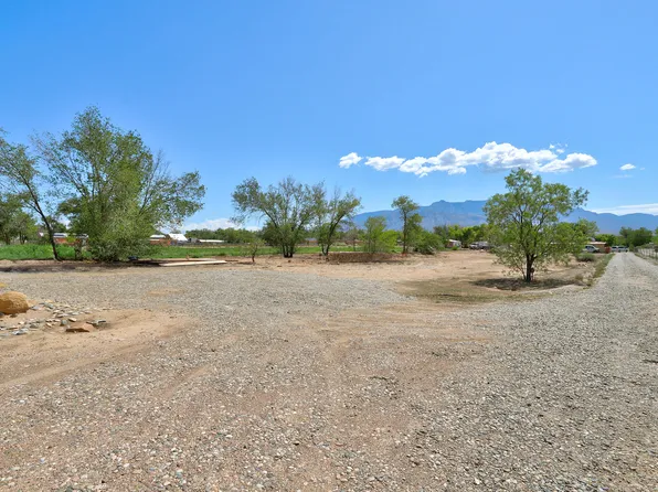 53 Archibeque Ln, Corrales, NM 87048