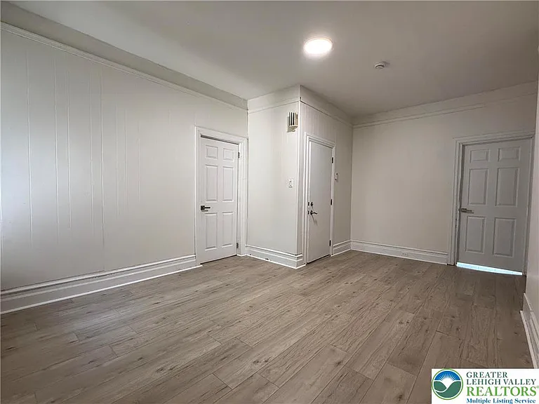 423 Front St #2 — Photo 6