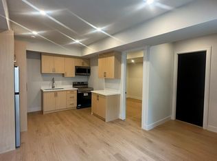 855 10th St, Mississauga, ON L5E 1S7