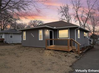 506 NE 76th St, Gladstone, MO 64118