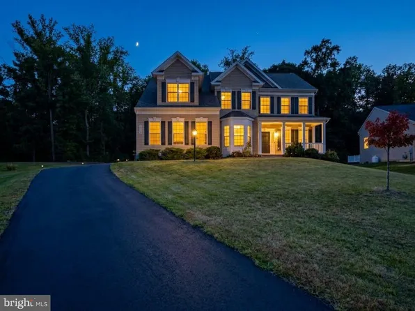 1950 Foxwood Ln, Lusby, MD 20657