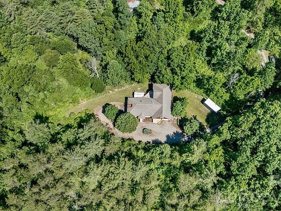 3rd image of 15 Village Green Dr