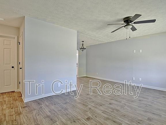 4th image of 208 Brooks Rd
