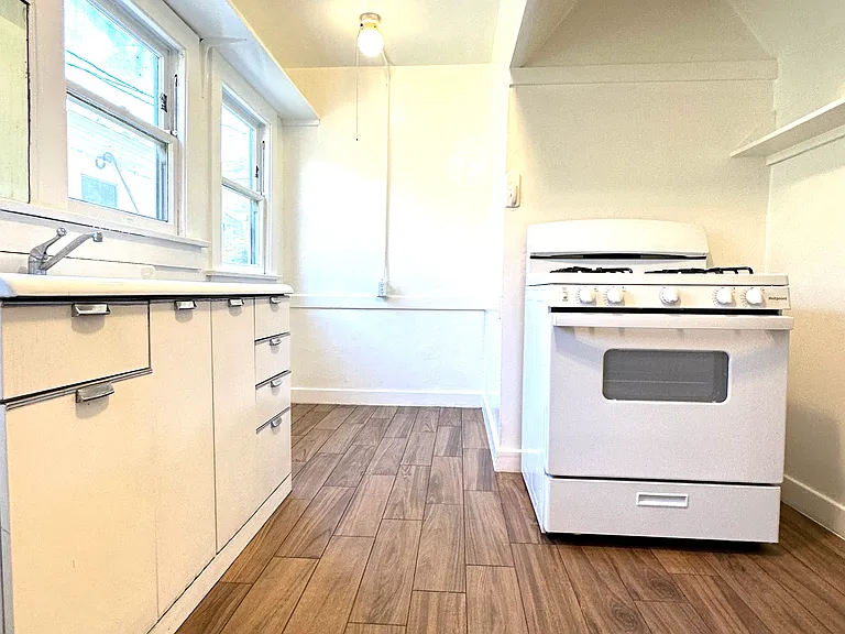 1138 N Gardner St #1138 — Photo 7
