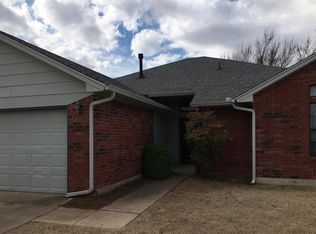 1045 N Ridgecrest Way, Mustang, OK 73064