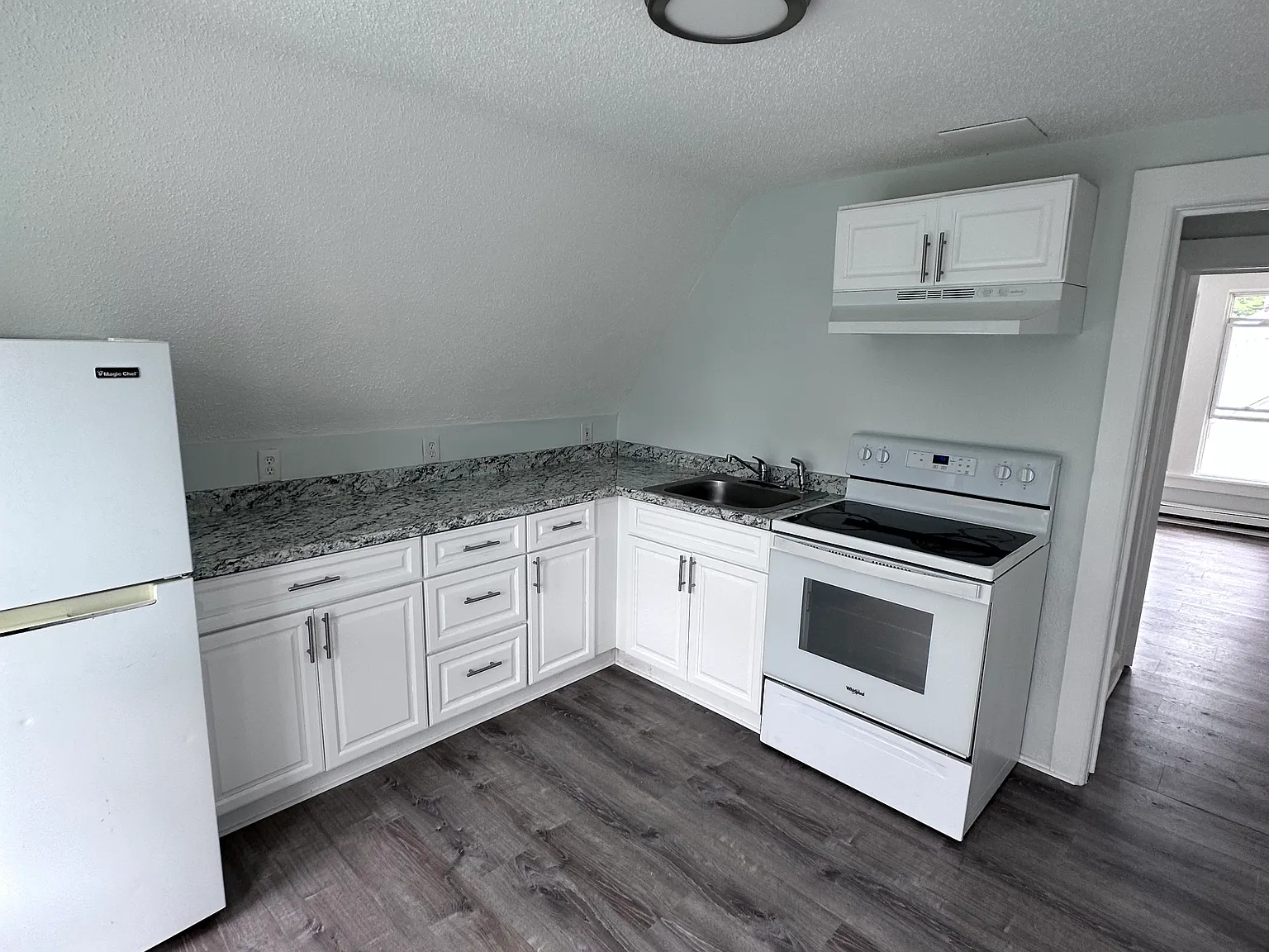 2 bed, 800 sqft, $1,500 — Photo 4