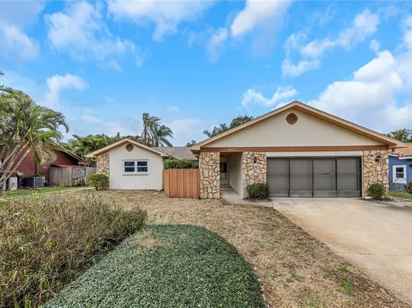 435 Meadowlark Ln, Palm Harbor, FL 34683