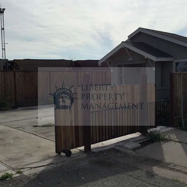 2 bed, 573 sqft, $1,550 — Photo 2