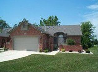 1312 Country Creek Cir, Shelbyville, IN 46176