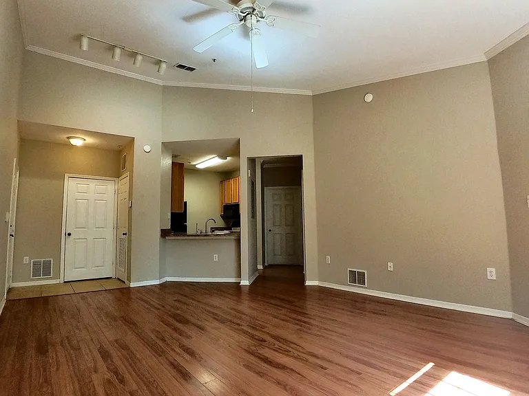 10017 Courtney Palms Blvd #304 — Photo 1