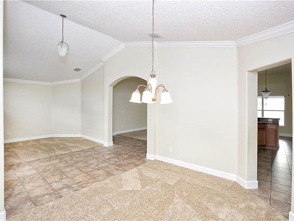 5th image of 2202 Oak Landing Ln