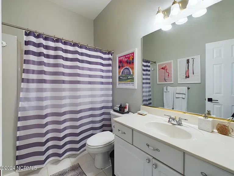 4 McQueen Pl — Photo 24