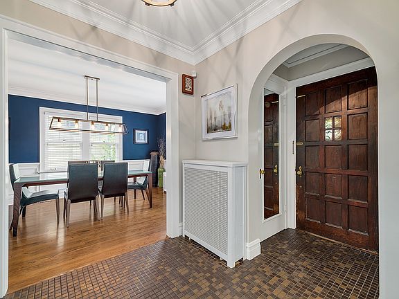 3rd image of 534 S Kensington Ave