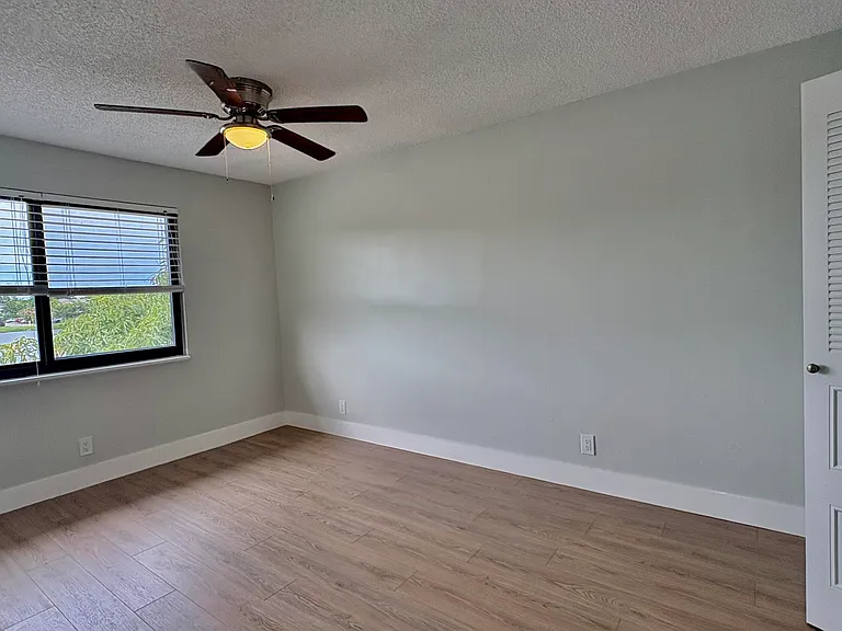 5325 Tennis Ln — Photo 20