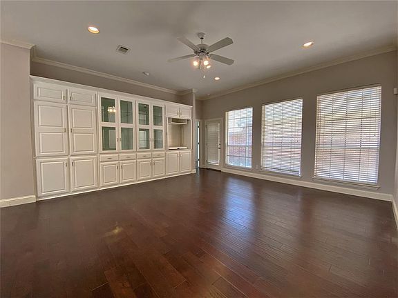 4th image of 8612 Cherry Hill Dr