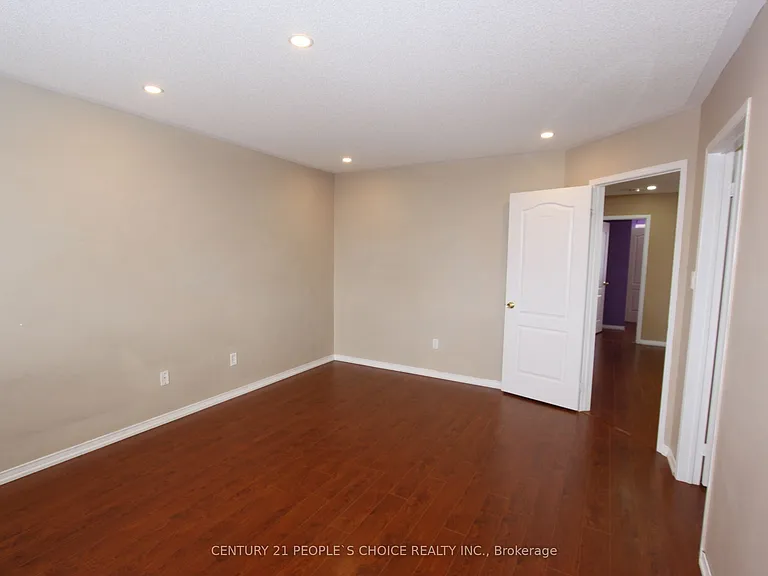 14 Thornbush Blvd — Photo 25