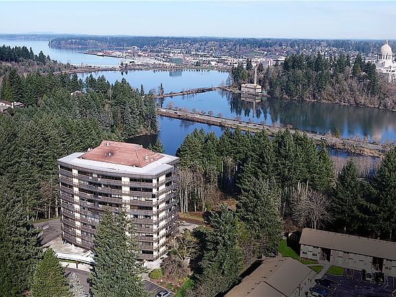 2nd image of 1910 Evergreen Park Dr SW APT 802
