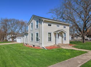7 S Jackson St, Newark, IL 60541