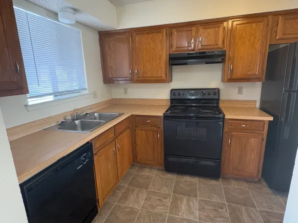 1000 W Prairie St APT 9, Denton, TX 76201