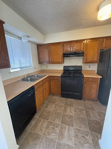 1000 W Prairie St #9 Photo 1