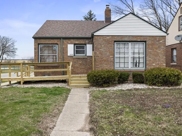 2930 West Roosevelt DRIVE, Milwaukee, WI 53216