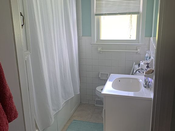 4th image of 325 Tulane Dr