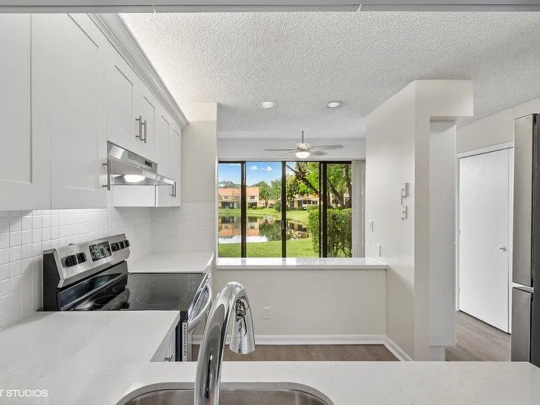 Forest Pointe — Photo 1