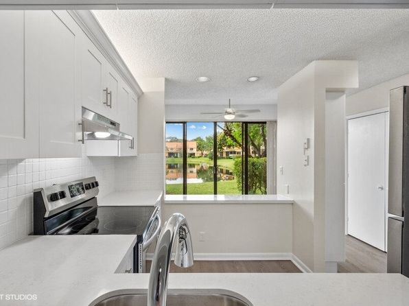 3800 Coral Tree Cir #3728
